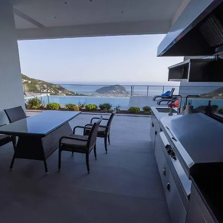 فيلة Luxury 5 Star With Stunning Views, White Wings 1002 *