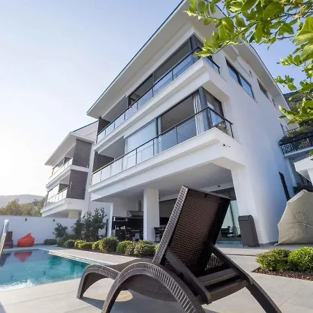 فيلة Luxury 5 Star With Stunning Views, White Wings 1002 *