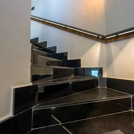 Luxury 5 Star With Stunning Views, White Wings 1002