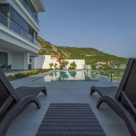 Luxury 5 Star With Stunning Views, White Wings 1002 *