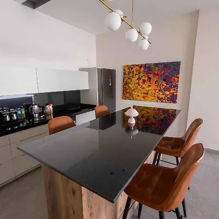 Luxury 5 Star With Stunning Views, White Wings 1002